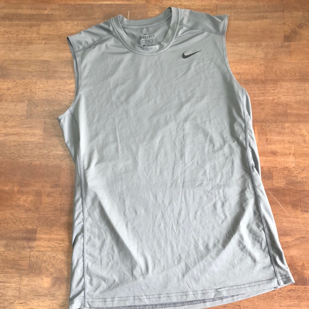 Men’s Nike dri fit tank size M